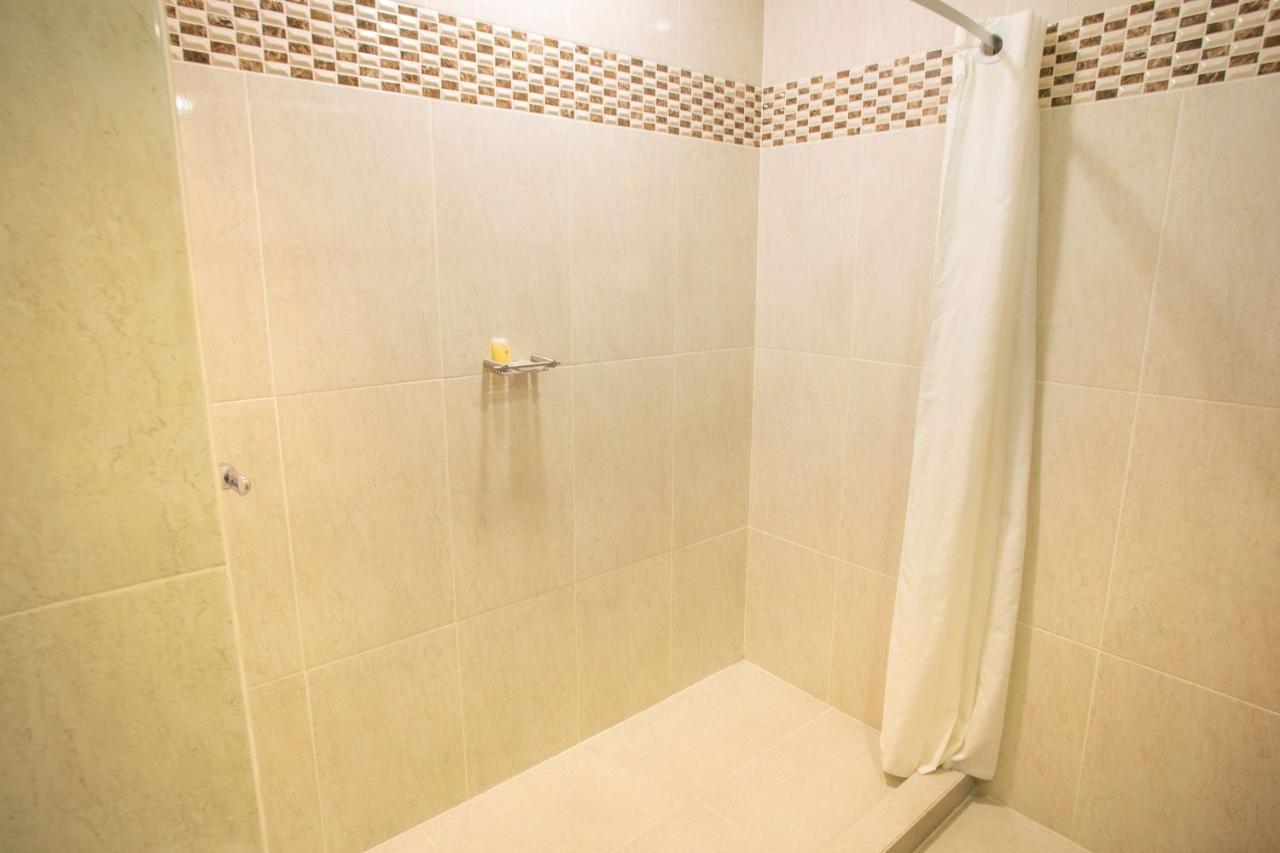 Hotel Plaza Calzada Monterrey Extérieur photo