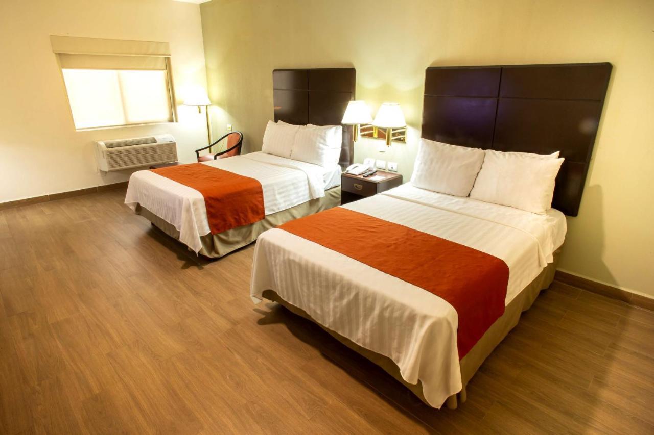 Hotel Plaza Calzada Monterrey Extérieur photo