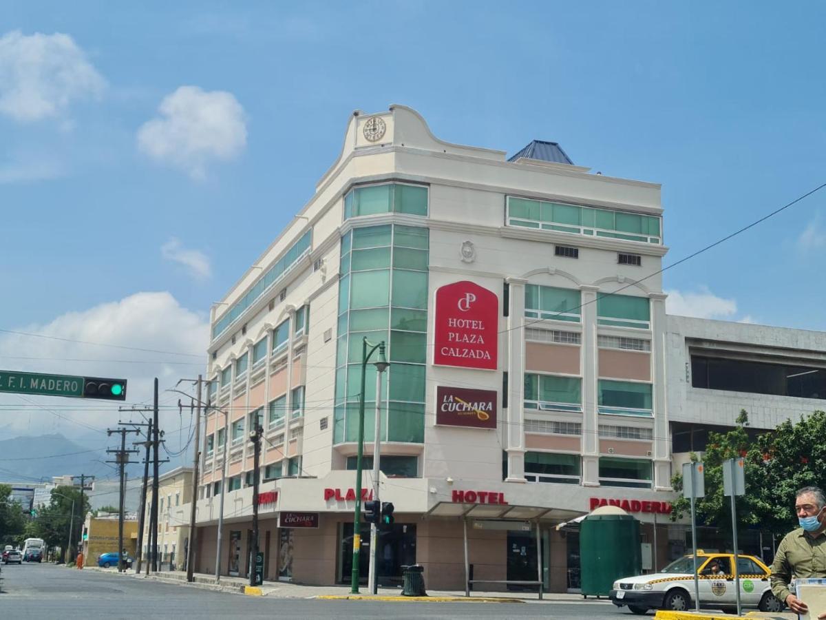 Hotel Plaza Calzada Monterrey Extérieur photo